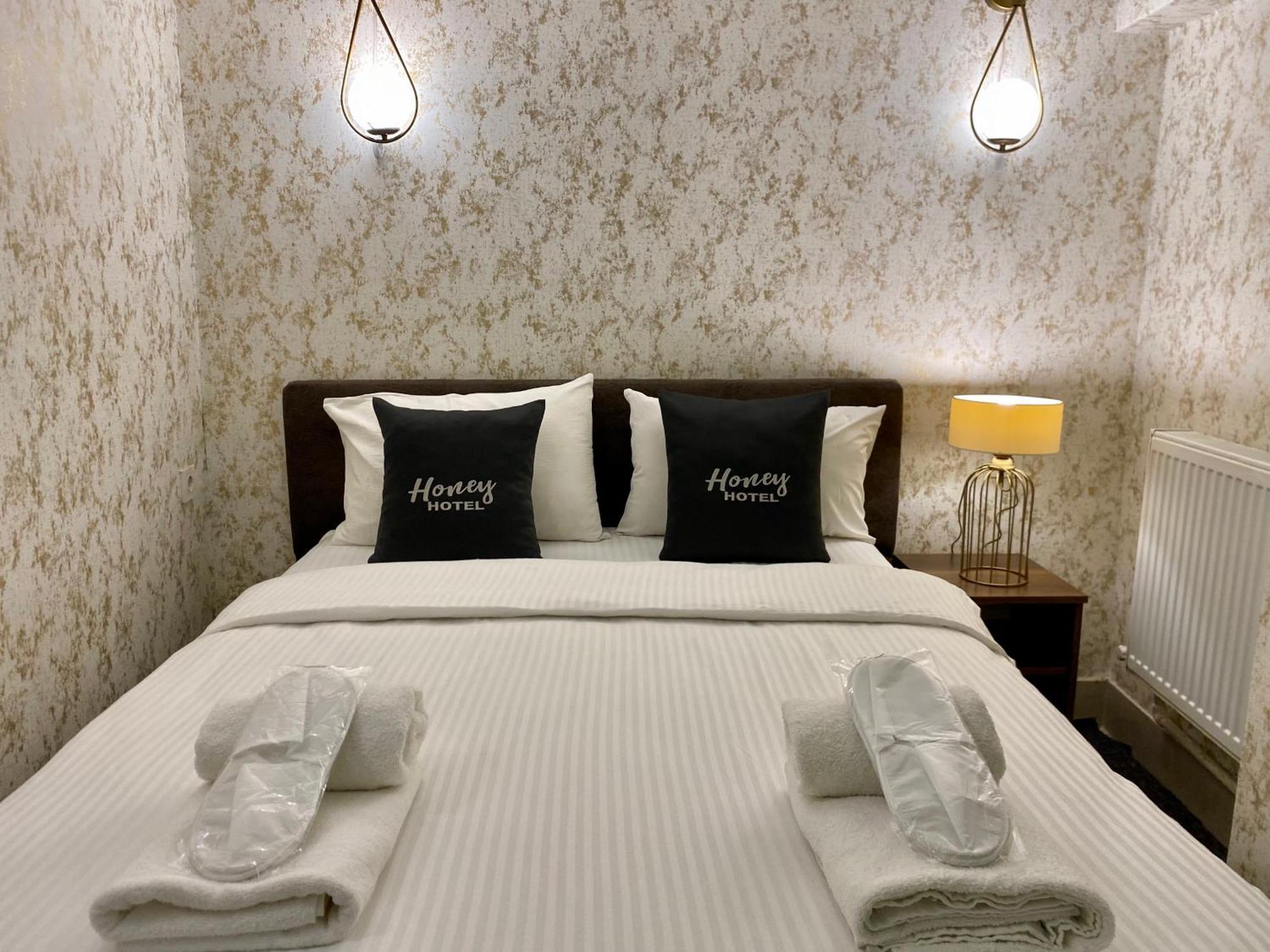 Honey Hotel — Photos 3